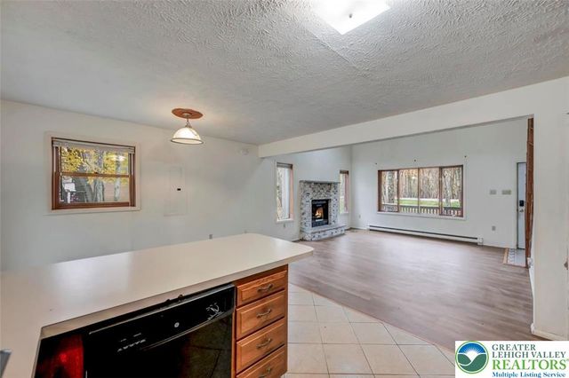 38 Spokane Road, Penn Forest Twp, PA 18210