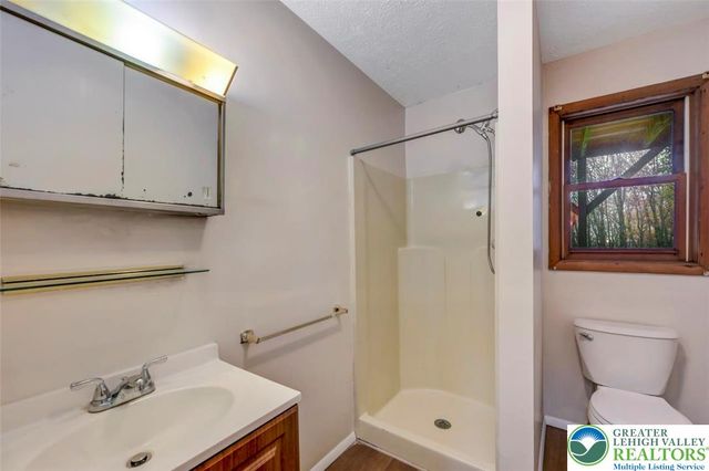 38 Spokane Road, Penn Forest Twp, PA 18210