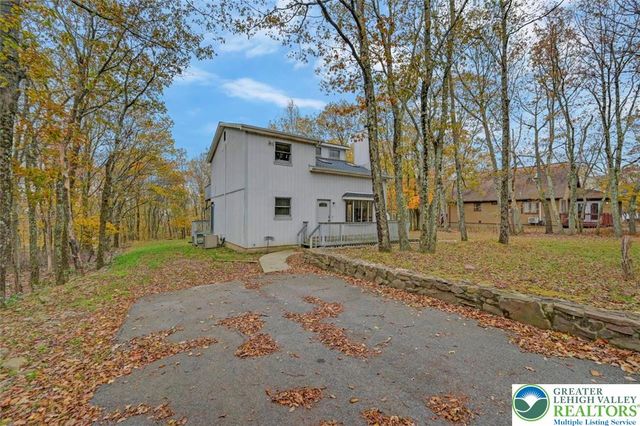 38 Spokane Road, Penn Forest Twp, PA 18210