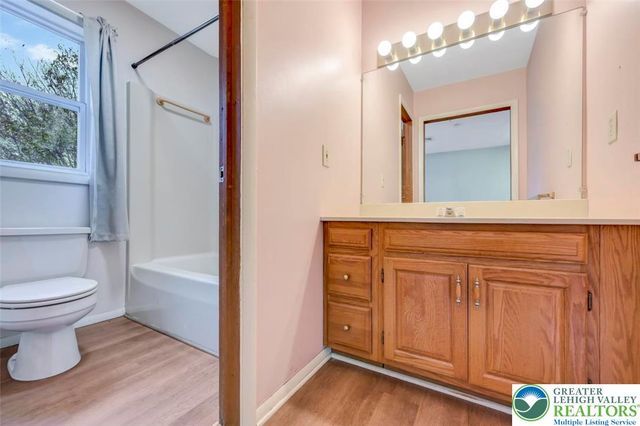 38 Spokane Road, Penn Forest Twp, PA 18210