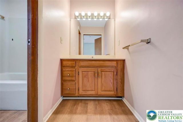 38 Spokane Road, Penn Forest Twp, PA 18210