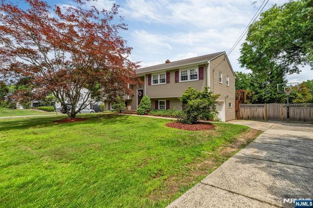 328 Ruckman Road, Hillsdale, NJ 07642