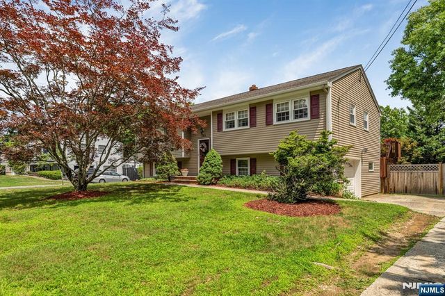 328 Ruckman Road, Hillsdale, NJ 07642