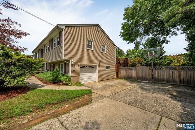 328 Ruckman Road, Hillsdale, NJ 07642