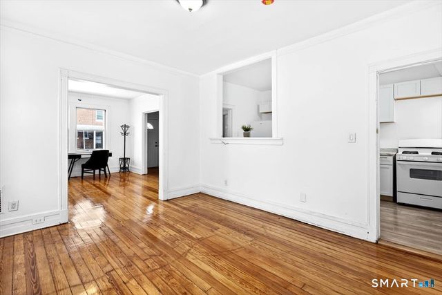 408 East Avenue, Bridgeport, CT 06610