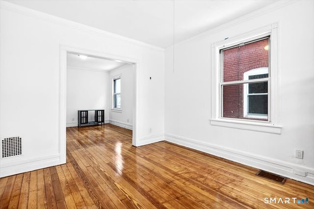 408 East Avenue, Bridgeport, CT 06610