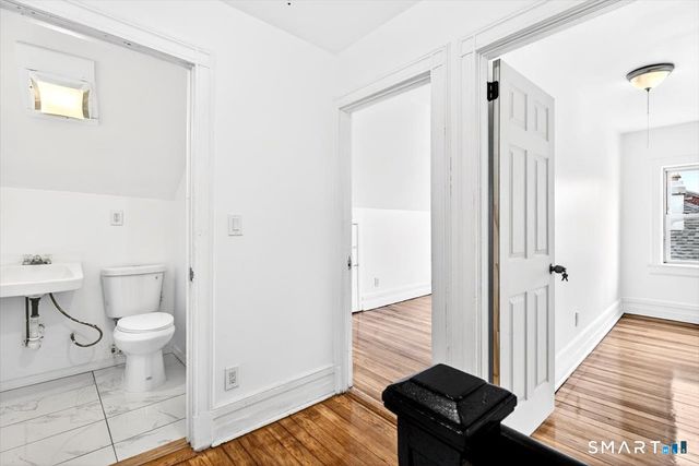 408 East Avenue, Bridgeport, CT 06610