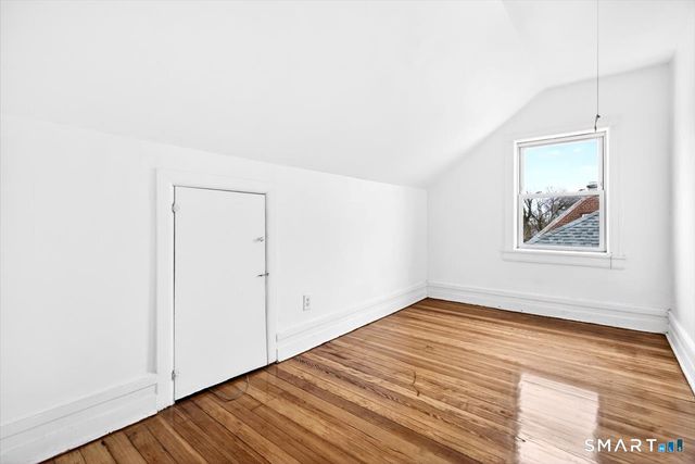 408 East Avenue, Bridgeport, CT 06610