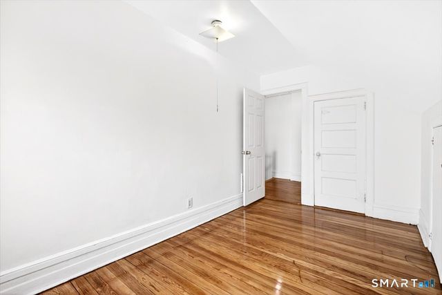 408 East Avenue, Bridgeport, CT 06610