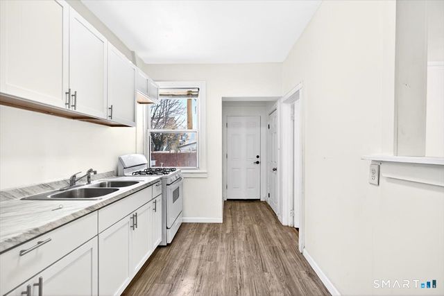 408 East Avenue, Bridgeport, CT 06610