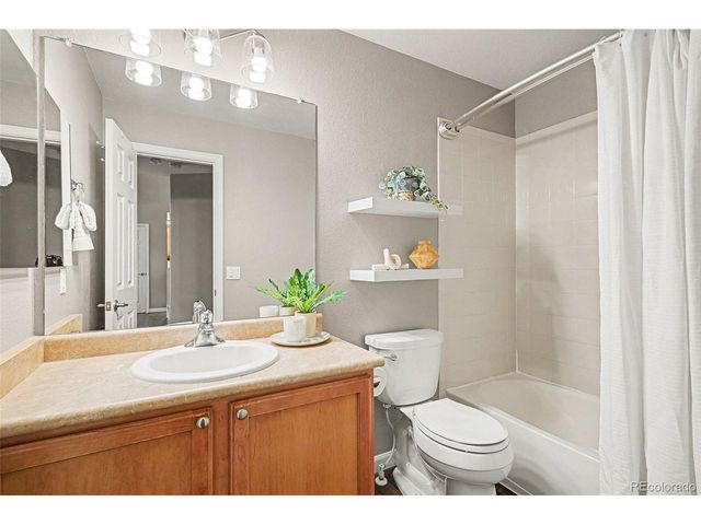 7536 S Quatar Way, Aurora, CO 80016