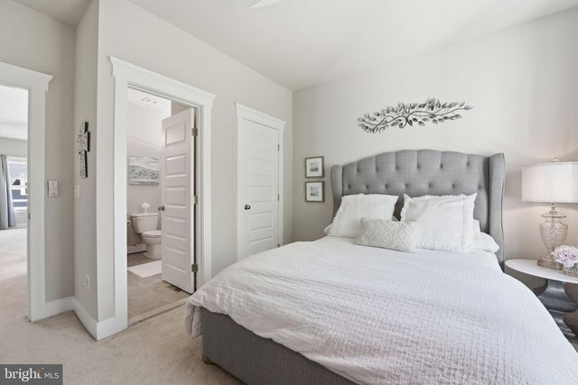 17942 WOODS VIEW DR, Dumfries, VA 22026