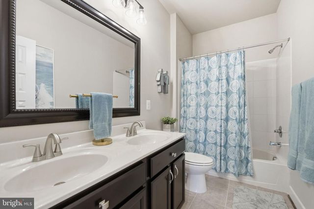 17942 WOODS VIEW DR, Dumfries, VA 22026