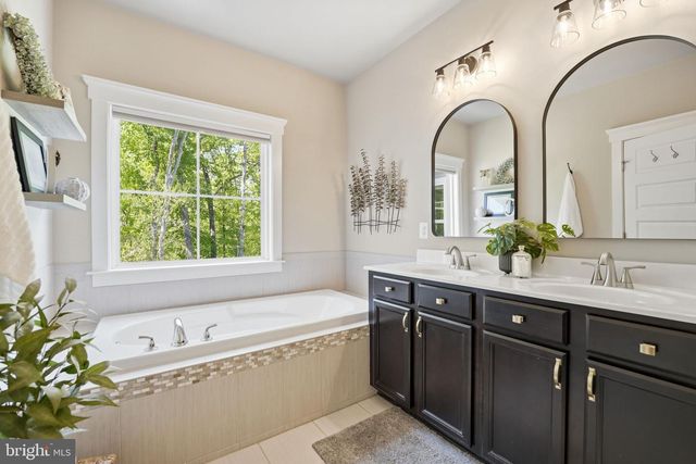 17942 WOODS VIEW DR, Dumfries, VA 22026