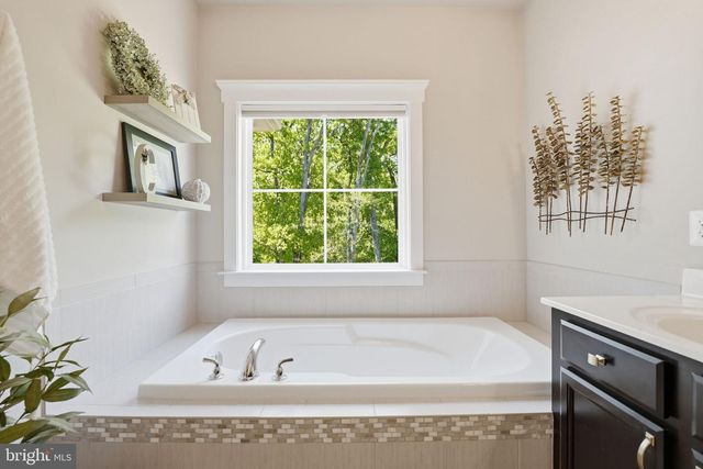17942 WOODS VIEW DR, Dumfries, VA 22026