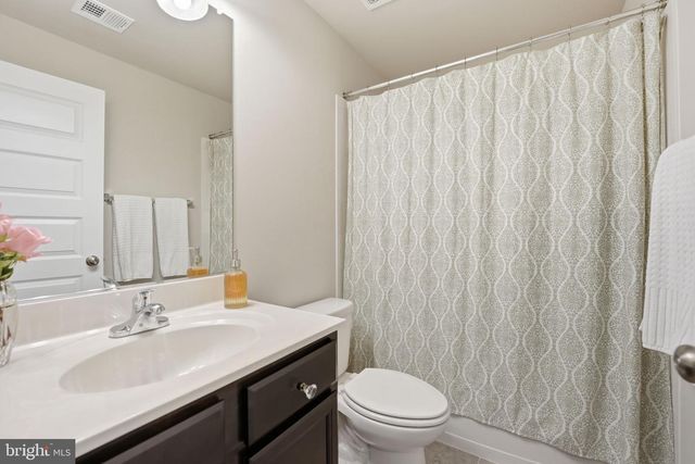 17942 WOODS VIEW DR, Dumfries, VA 22026