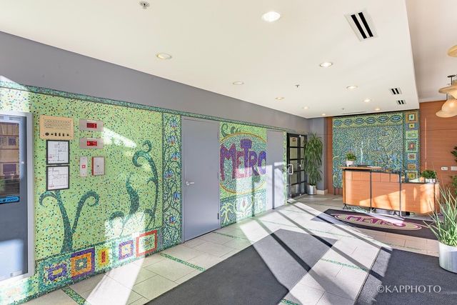 1200 W Monroe Street 516, Chicago, IL 60607