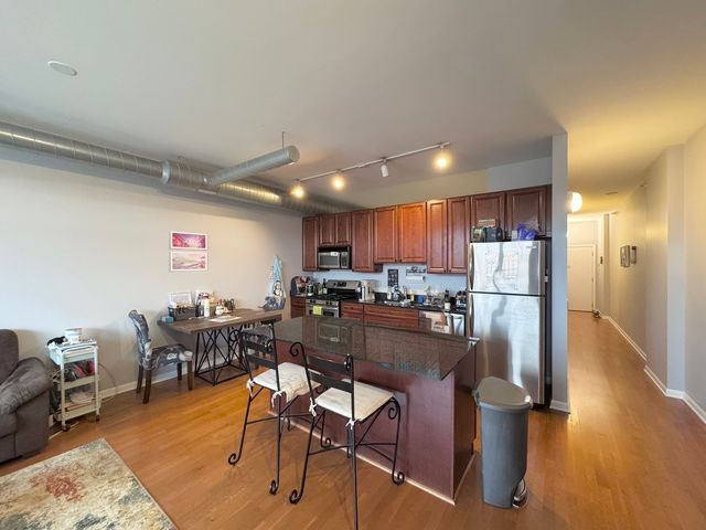 1200 W Monroe Street 516, Chicago, IL 60607