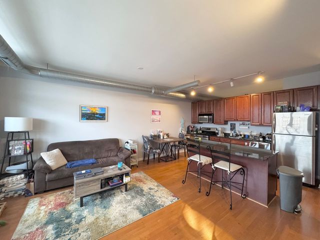 1200 W Monroe Street 516, Chicago, IL 60607