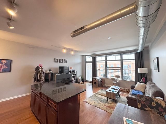 1200 W Monroe Street 516, Chicago, IL 60607