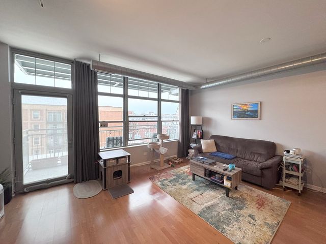 1200 W Monroe Street 516, Chicago, IL 60607