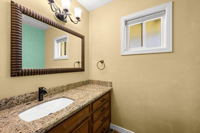 616 Cannan Drive, Angleton, TX 77515
