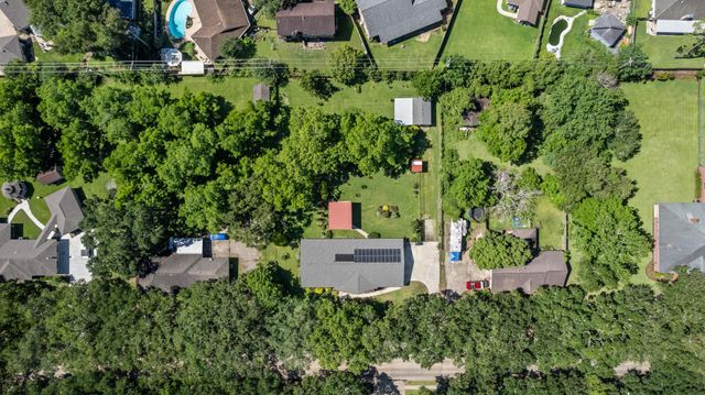 616 Cannan Drive, Angleton, TX 77515