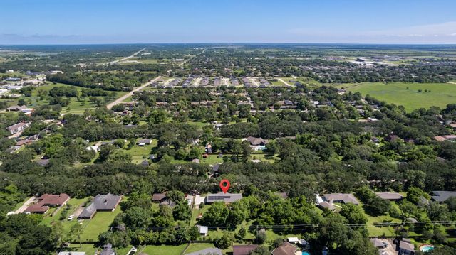 616 Cannan Drive, Angleton, TX 77515