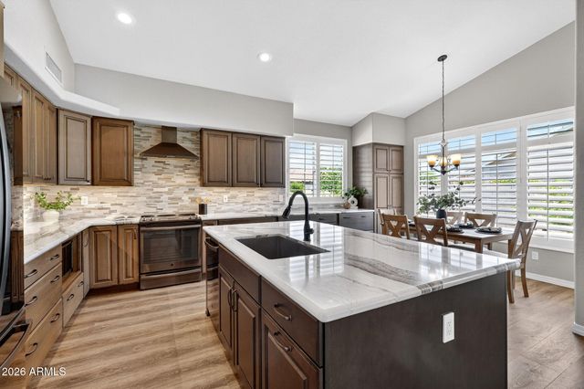 2541 E SILVERWOOD Drive, Phoenix, AZ 85048