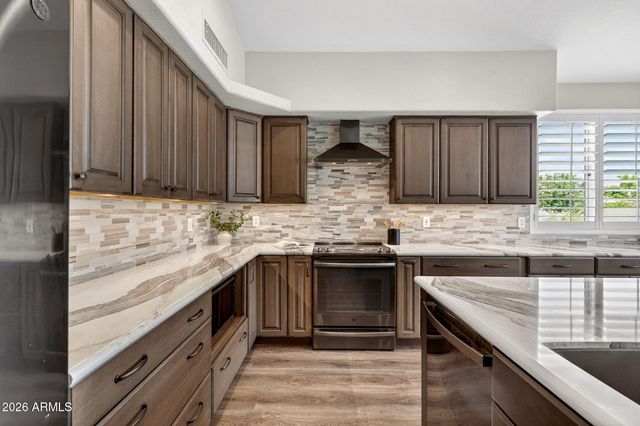 2541 E SILVERWOOD Drive, Phoenix, AZ 85048