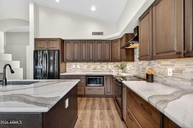 2541 E SILVERWOOD Drive, Phoenix, AZ 85048