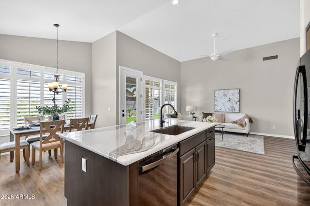 2541 E SILVERWOOD Drive, Phoenix, AZ 85048
