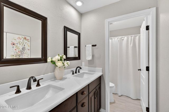 2541 E SILVERWOOD Drive, Phoenix, AZ 85048