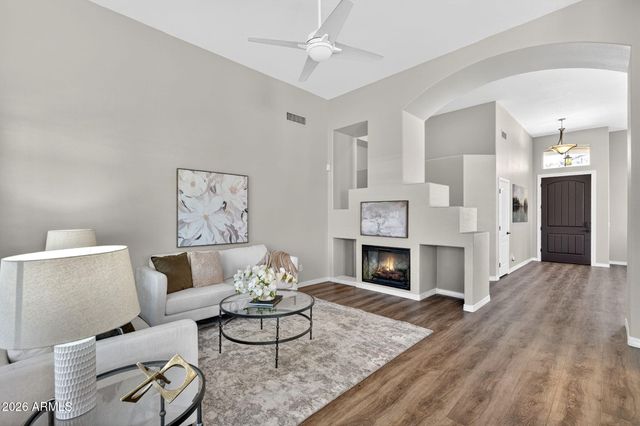 2541 E SILVERWOOD Drive, Phoenix, AZ 85048