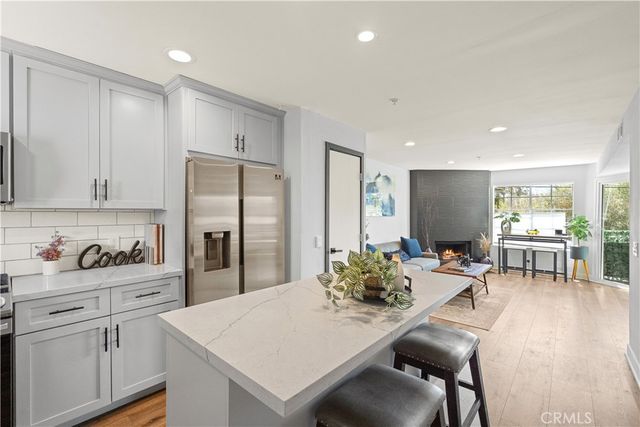 707 W 4th 8, Long Beach, CA 90802