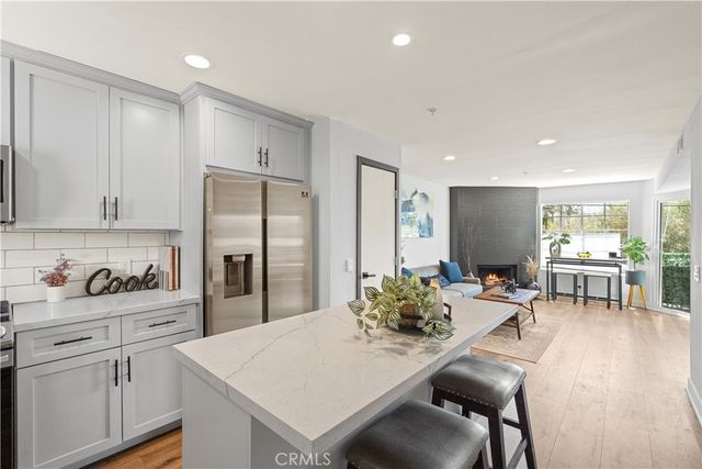 707 W 4th 8, Long Beach, CA 90802