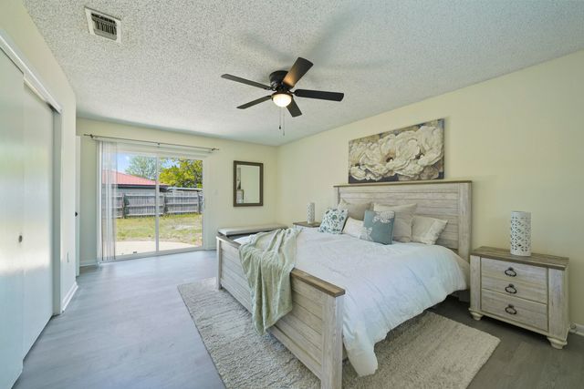 15 Lakeview Drive, Mary Esther, FL 32569