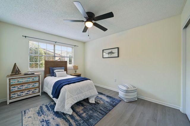 15 Lakeview Drive, Mary Esther, FL 32569