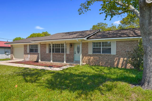 15 Lakeview Drive, Mary Esther, FL 32569