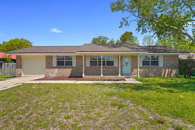 15 Lakeview Drive, Mary Esther, FL 32569