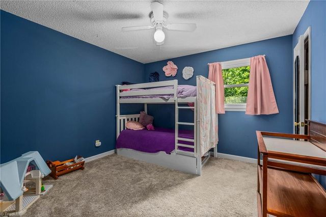 180 Creekside Drive, High Point, NC 27265