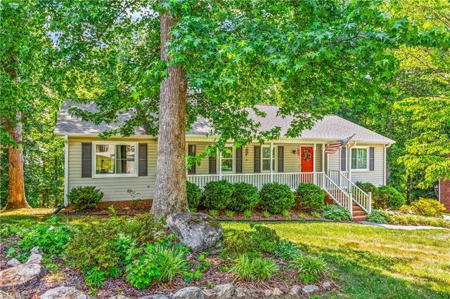 180 Creekside Drive, High Point, NC 27265