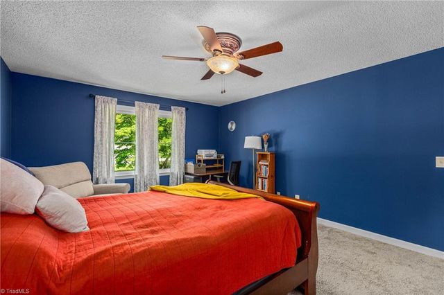 180 Creekside Drive, High Point, NC 27265