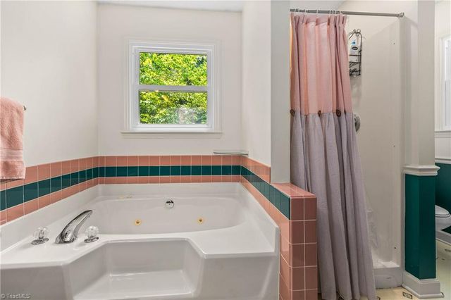 180 Creekside Drive, High Point, NC 27265