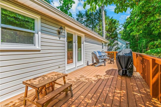180 Creekside Drive, High Point, NC 27265