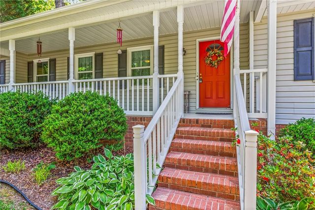 180 Creekside Drive, High Point, NC 27265