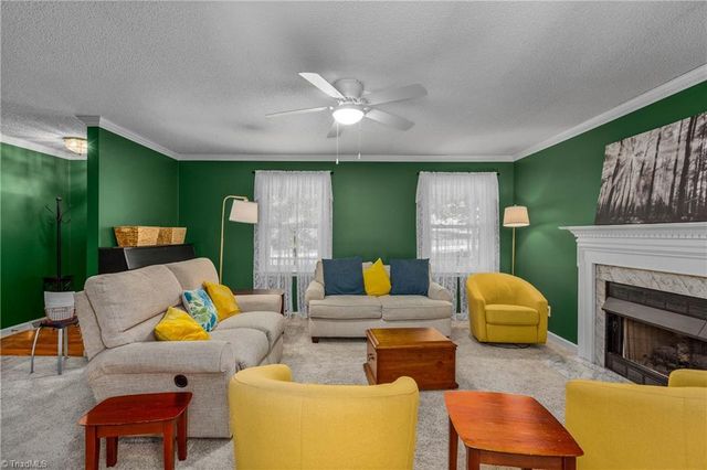 180 Creekside Drive, High Point, NC 27265