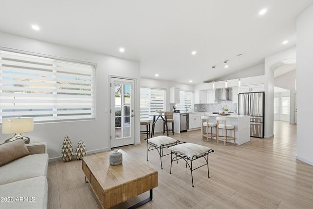 5958 E KELTON Lane, Scottsdale, AZ 85254