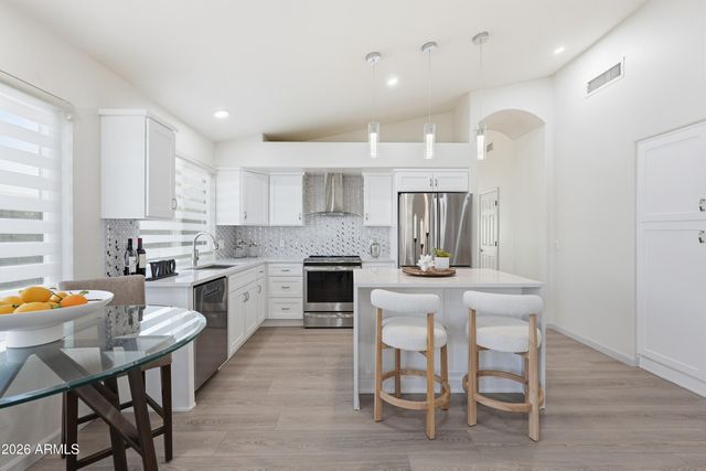 5958 E KELTON Lane, Scottsdale, AZ 85254