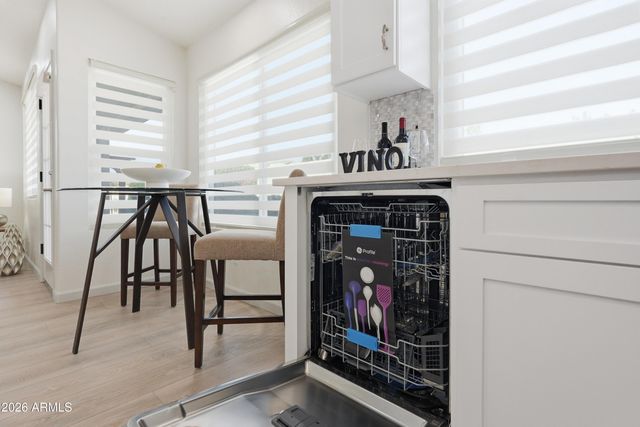 5958 E KELTON Lane, Scottsdale, AZ 85254